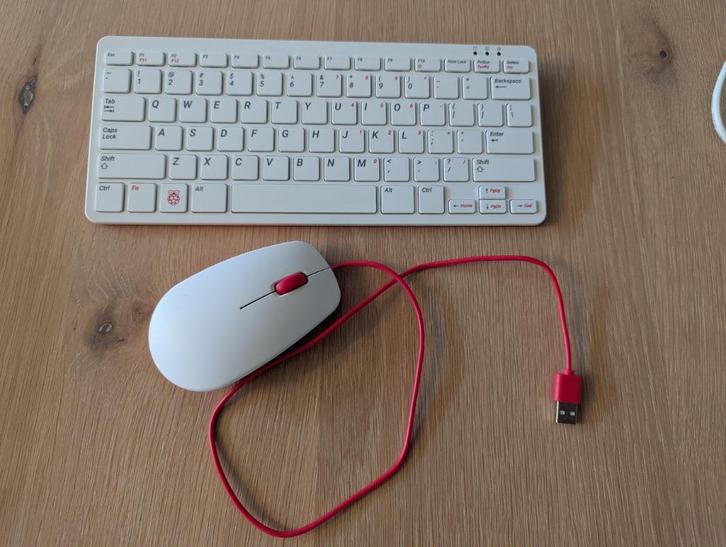Raspberry Pi 400, Computers en Software, Desktop Pc's, Gebruikt, Minder dan 2 Ghz, 4 GB, Ophalen
