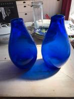 2 mooie vazen van blauw glas, Minder dan 50 cm, Glas, Blauw, Zo goed als nieuw