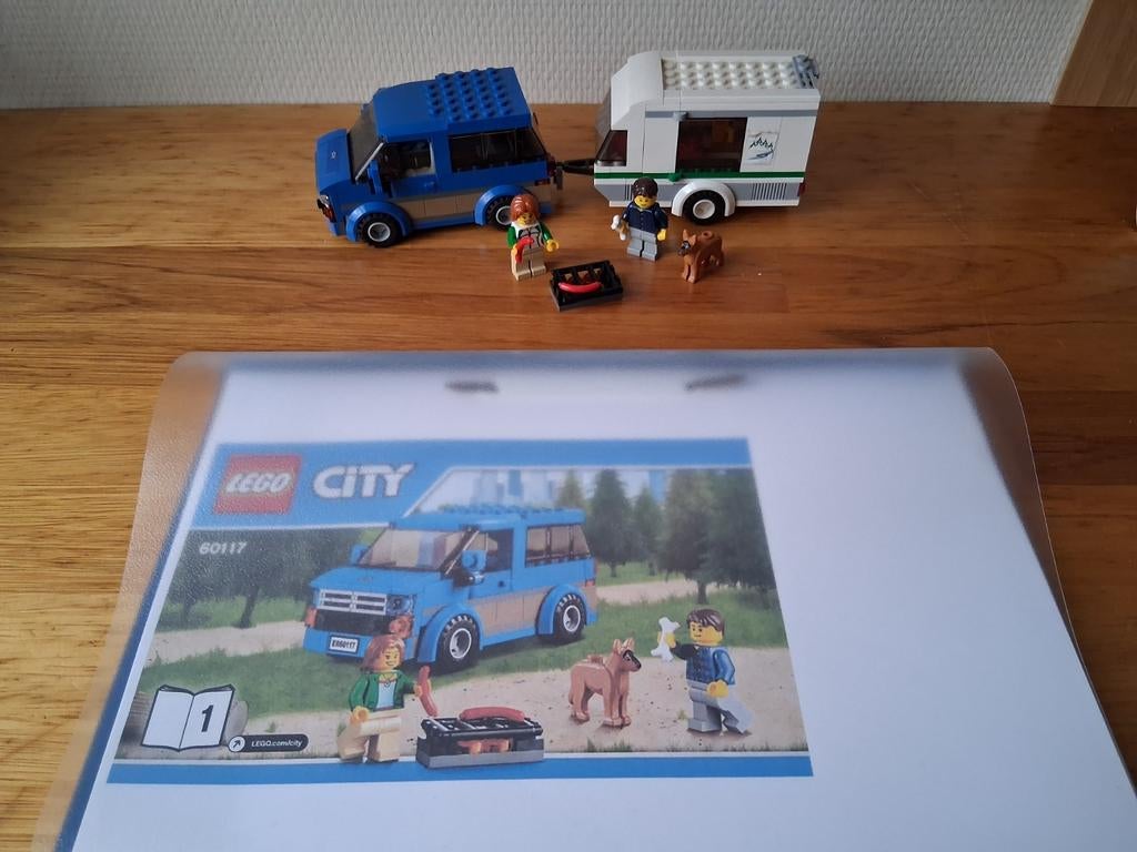 Lego city Camperbus met caravan 60117 complete set + boekjes, Ophalen of Verzenden, Zo goed als nieuw