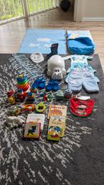 30 stuks baby en peuterkleding, speelgoed en benodigdheden., Ophalen of Verzenden, Gebruikt