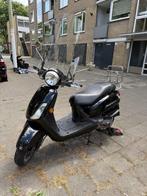Mooie scooter icl buiten- en beenhoes Sym Fiddle 2, Fietsen en Brommers, Snorfietsen en Snorscooters, Ophalen, Gebruikt, SYM, Benzine