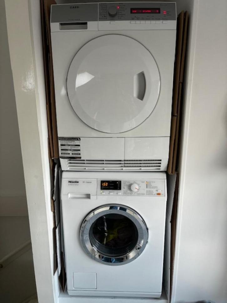 Miele wasmachine en AEG droger, Witgoed en Apparatuur, Wasmachines, Gebruikt, 6 tot 8 kg, 85 tot 90 cm, 1200 tot 1600 toeren, Handwasprogramma