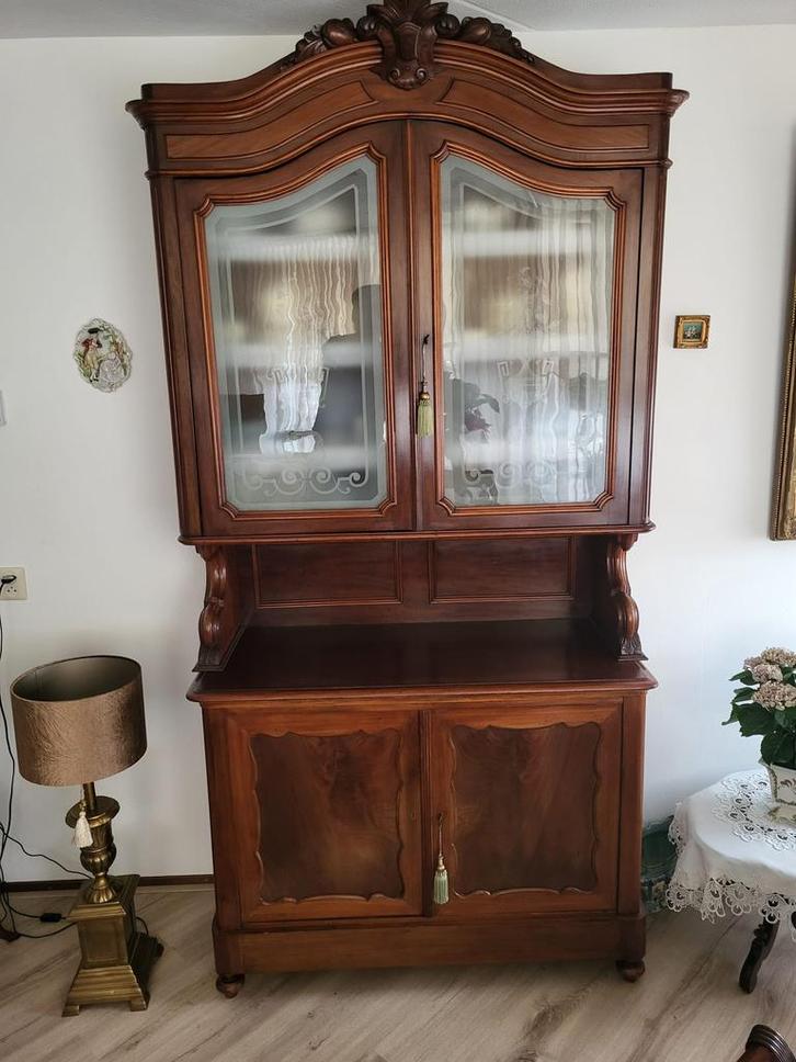 Wortelnoten meubels  zeer mooie inboedel kan gebracht worden, Antiek en Kunst, Antiek | Meubels | Kasten, Ophalen of Verzenden