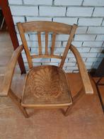 Vintage/retro massief houten Stoel uit oma's tijd. In perfek, Huis en Inrichting, Stoelen, Ophalen, Bruin, Zo goed als nieuw, Eén