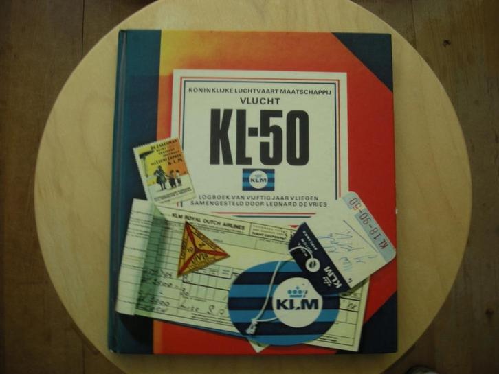 Vlucht KL-50 - Logboek 50 jaar vliegen KLM ( 1919-1969 ), Boeken, Geschiedenis | Vaderland, Zo goed als nieuw, 20e eeuw of later