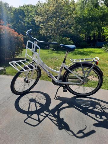 Batavus Streetwise 24 inch meisjesfiets met fietsrek beschikbaar voor biedingen