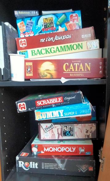 10+ gezeldschapspellen beschikbaar voor biedingen