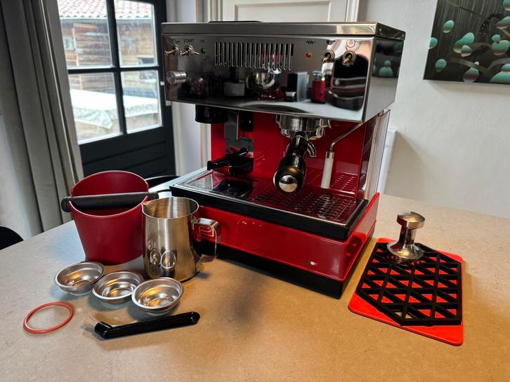 Quick Mill 0835 Retro Espressomachine met Bonenmaler - Rood, Witgoed en Apparatuur, Koffiezetapparaten, Gebruikt, Koffiebonen