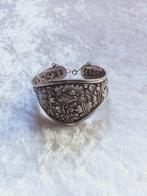 Prachtige Brede Zilveren Djokja Armband met Bloemen, Sieraden, Tassen en Uiterlijk, Antieke sieraden, Verzenden, Zilver, Armband