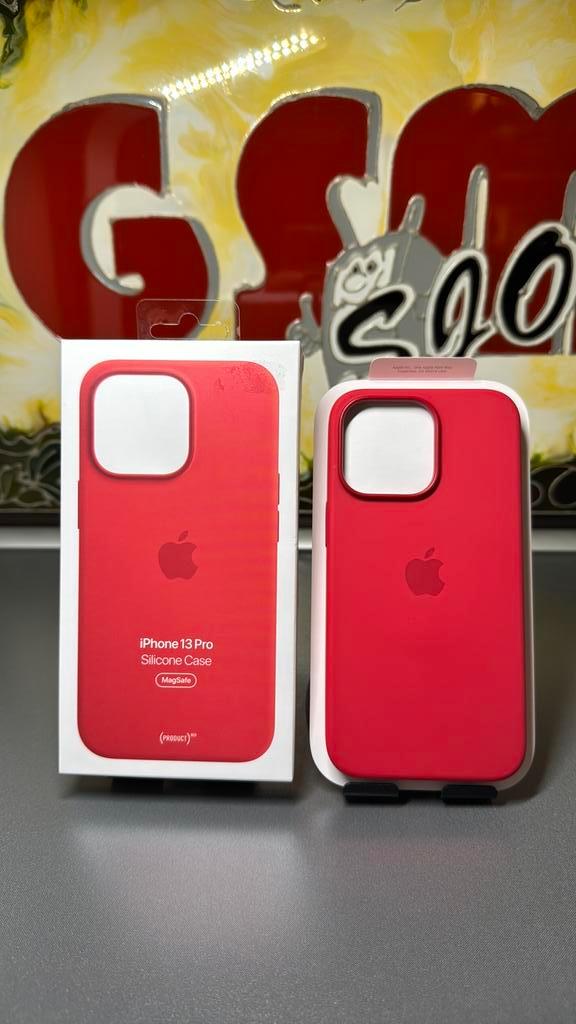 Apple iPhone 13 Pro silicone case Red, Telecommunicatie, Mobiele telefoons | Hoesjes en Frontjes | Apple iPhone, Nieuw, Hoesje of Tasje