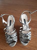 Albano Slangenprint Sandalen plateauzool en sleehak maat 37, Albano, Nieuw, Ophalen of Verzenden, Schoenen met hoge hakken