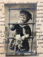 Meisje in matrozenpakje op touwladder (II), Ophalen of Verzenden, Voor 1920, Gelopen, Kinderen