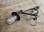 Oude kooilamp met smeedijzeren steun, Ophalen, Minder dan 50 watt, IJzer, Netvoeding