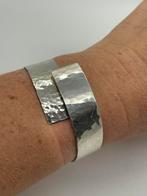 Z505 Prachtige zilveren manchetarmband gehamerd, Sieraden, Tassen en Uiterlijk, Armbanden, Ophalen of Verzenden, X, Zilver, Zilver