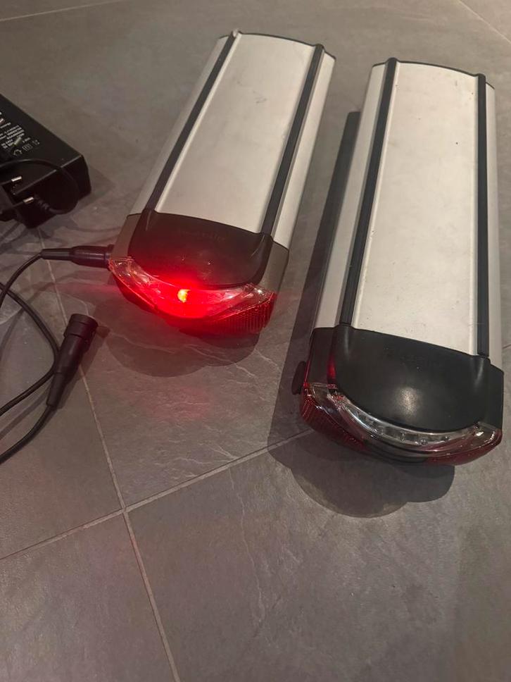 Gazelle Innergy-accu’s 2x opladers, Fietsen en Brommers, Fietsaccessoires | Fietsaccu's, Gebruikt, Ophalen