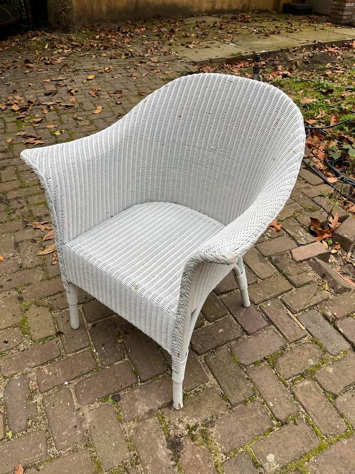 Witte rieten fauteuil - Doe een bod!, Huis en Inrichting, Stoelen, Gebruikt, Eén, Riet of Rotan, Wit, Ophalen