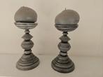 2 Kandelaars met Kaarsen - Stijlvol, Overige materialen, Gebruikt, 25 tot 50 cm, Ophalen of Verzenden