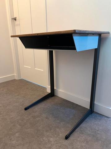 Vintage Bureau met Opbergvak beschikbaar voor biedingen