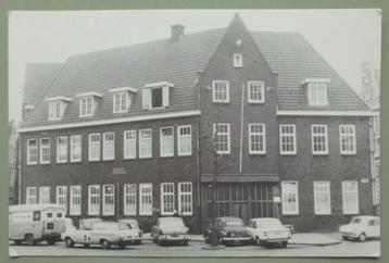 Amsterdam - kantoor van Gend en Loos - oude autos - DAF BMW beschikbaar voor biedingen