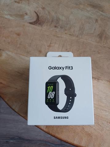 Galaxy Fitbit 3 te koop aangeboden beschikbaar voor biedingen