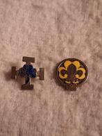 2x Scouting Insigne - Fleur de Lis Baretinsigne, Ophalen of Verzenden, Gebruikt, Embleem, Speld of Insigne