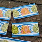 44 antieke randtegels 15x7,5 cm decor in relief, Antiek en Kunst, Antiek | Wandborden en Tegels, Ophalen
