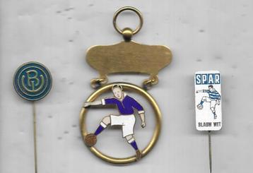 3 X BLAUW WIT VOETBAL GERELATEERD SPORT beschikbaar voor biedingen