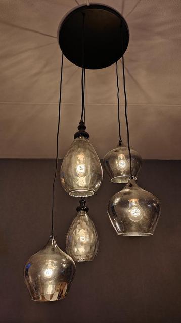 Mooie hanglamp voor boven een eettafel beschikbaar voor biedingen