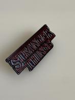 Stranger Things Pin – Netflix / Retro / D&D Vibes (Speldje), Ophalen of Verzenden, Nieuw, Merk, Speldje of Pin