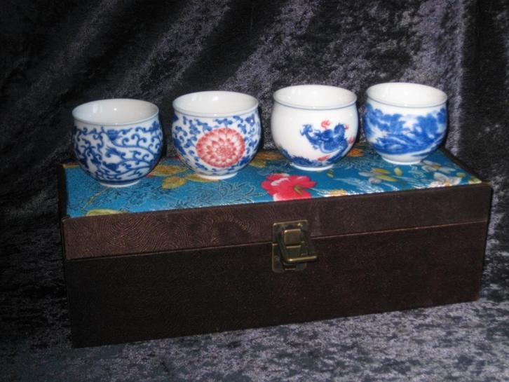 4 Chinese Porseleinen Theekommetjes In Box, Antiek en Kunst, Antiek | Porselein, Ophalen
