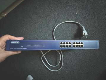 Eminent Netwerk switch 10/100Mbs beschikbaar voor biedingen