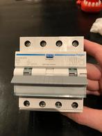 Hager b32 adm432g aardlekautomaat 4 polig, Hobby en Vrije tijd, Ophalen of Verzenden, Zo goed als nieuw