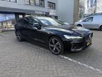 Volvo V60 2.0 T6 Recharge AWD R-Design, Auto's, Volvo, Gebruikt, Euro 6, 4 cilinders, 96 €/maand