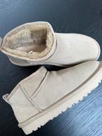 UGG mini laarzen maat 41 - uggs boots, Kleding | Dames, Schoenen, UGG, Beige, Lage of Enkellaarzen, Nieuw