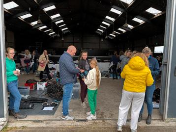 Gezocht paardenspullen voor Paardenopvang, halsters, dekjes beschikbaar voor biedingen