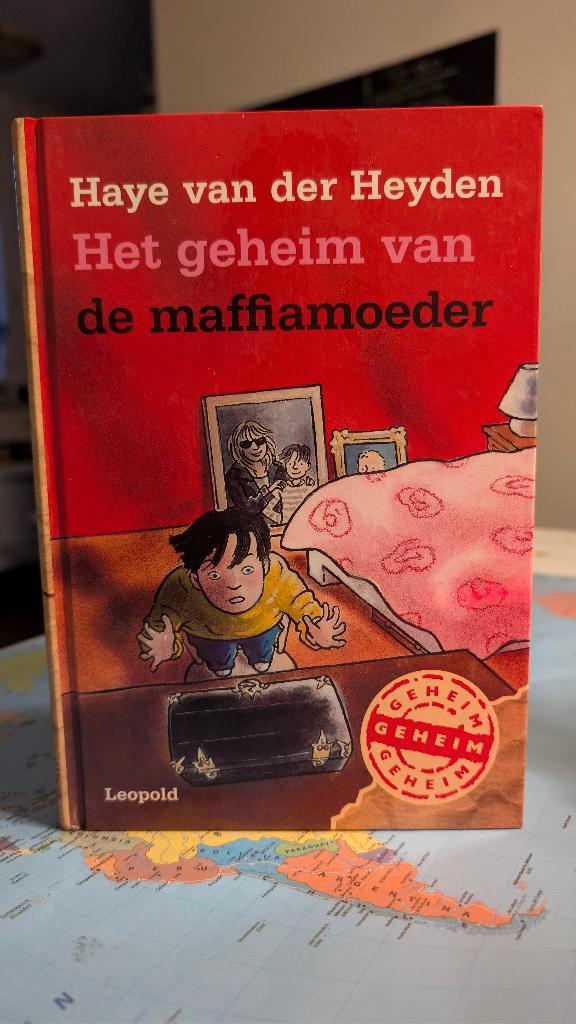 Het geheim van de maffiamoeder, Boeken, Kinderboeken | Jeugd | 10 tot 12 jaar, Zo goed als nieuw, Fictie, Ophalen of Verzenden