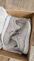 Dames sneakers laag. Grijs in maat 37., Kleding | Dames, Ophalen, Sportschoenen, Arkk copenhagen, Zo goed als nieuw