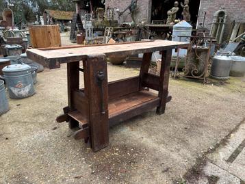 Timmermanswerkbank of industriële houten werkbank sidetable beschikbaar voor biedingen