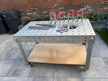 Lastafel 1500x800 beschikbaar voor biedingen