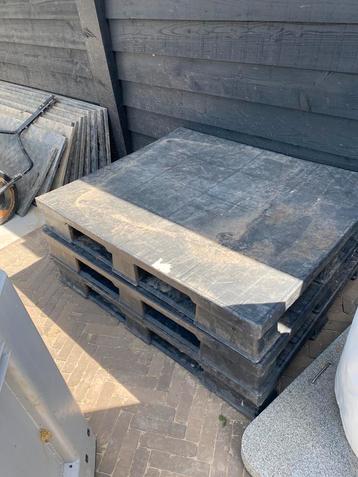 Kunststof pallets (t.e.a.b.) beschikbaar voor biedingen