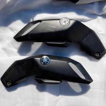 Zijkap luchtinlaat Yamaha MT07 onderdelen beschikbaar voor biedingen