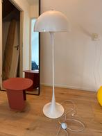 Retro Vloerlamp Wit panthella stijl, Huis en Inrichting, Lampen | Vloerlampen, Ophalen of Verzenden, Zo goed als nieuw, Kunststof