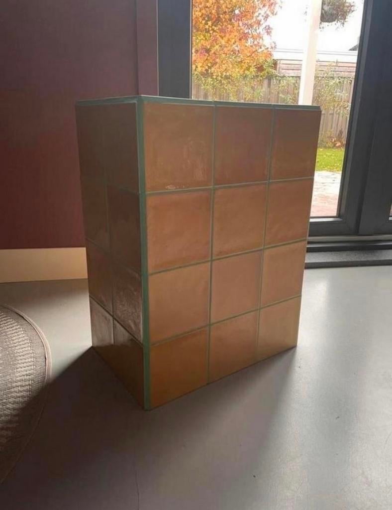 Unieke vintage bijzettafel met tegels, Huis en Inrichting, Tafels | Bijzettafels, Ophalen, Overige materialen, Minder dan 55 cm