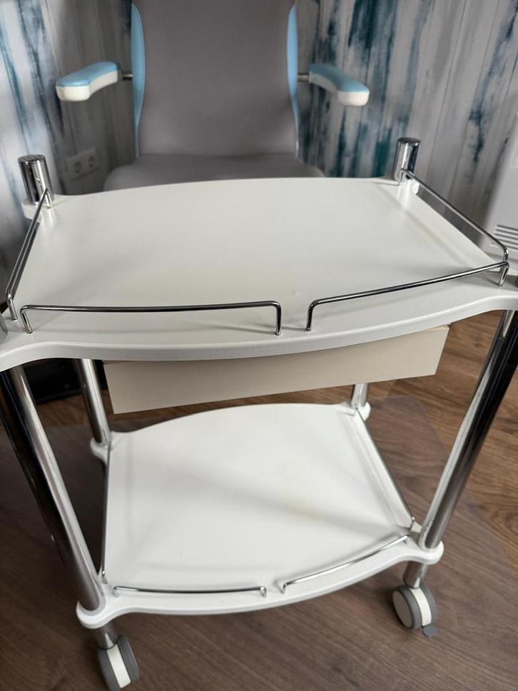 Tafel met laadje voor prdicure of schoonheidsspecialiste, Huis en Inrichting, Tafels | Bijzettafels, Gebruikt, Rechthoekig, 60 cm of meer