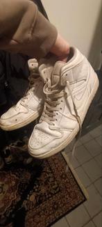 Jordans maat 44'5, Kleding | Heren, Schoenen, Wit, Nike, Ophalen of Verzenden, Sneakers of Gympen