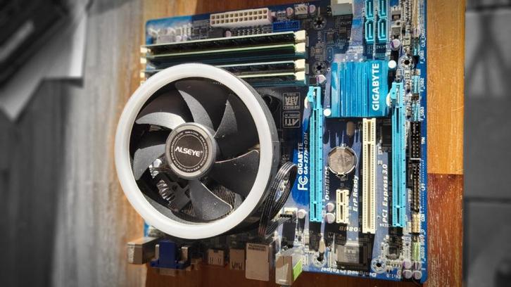 i5-3570k + 16Gb Ram en Asus Xonar, Computers en Software, Moederborden, Gebruikt, Intel, DDR3, Ophalen of Verzenden