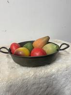 Schaal (tin) met decoratie fruit, Antiek en Kunst, Curiosa en Brocante, Ophalen of Verzenden