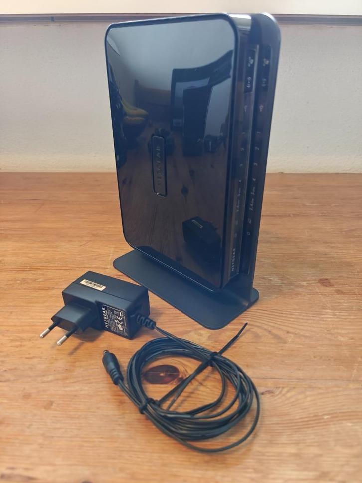 Diversen Router en Switches, Computers en Software, Netwerk switches, Gebruikt, Ophalen