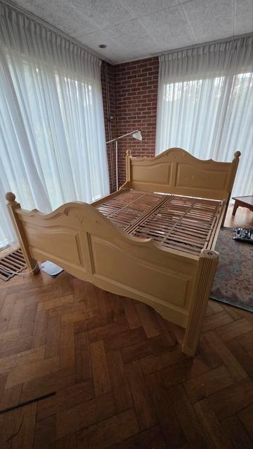 Elektrisch verstelbaar bed 200x160 beschikbaar voor biedingen