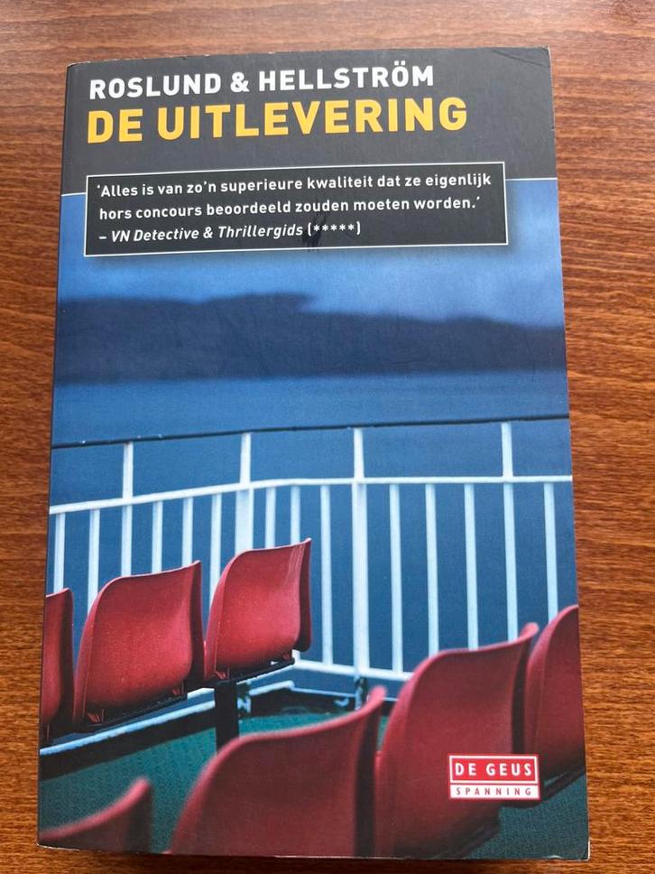 Anders Roslund - De uitlevering, Boeken, Detectives, Zo goed als nieuw, Ophalen of Verzenden